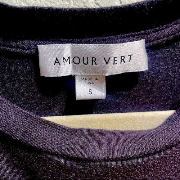 Amour Vert Black Tee - Picture 2 of 4